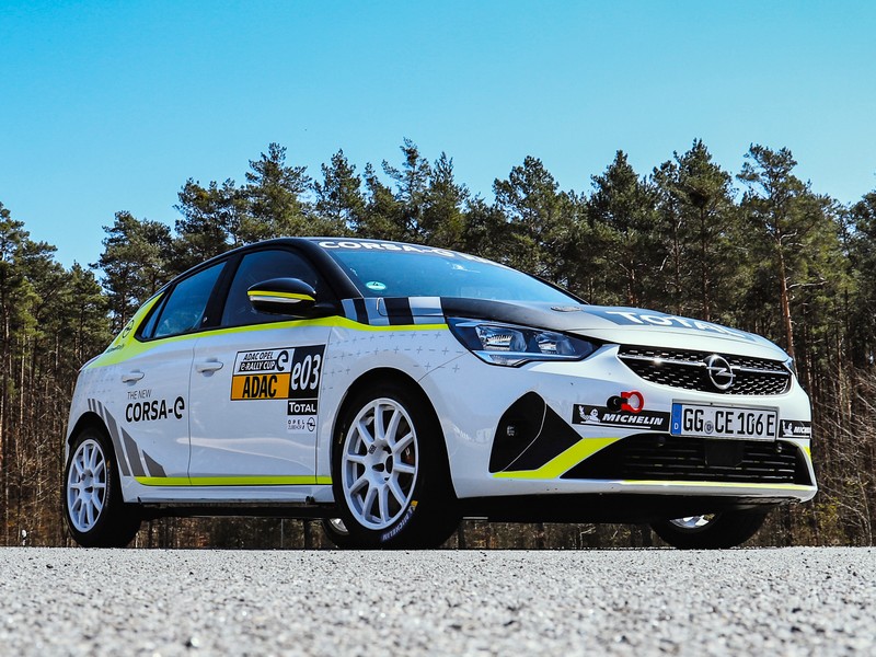První soutěžní Opely Corsa-e Rally pro zákazníky